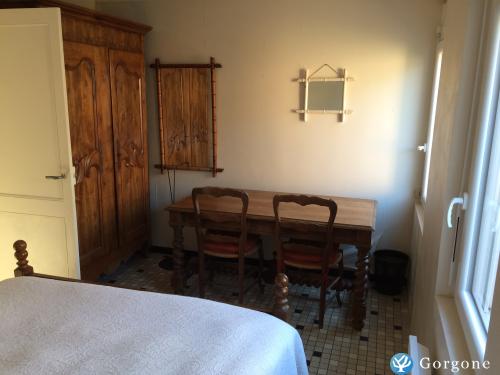 Photo n°9 de :100 m mer maison 5-7p. 2 ch. auvent cour ferme