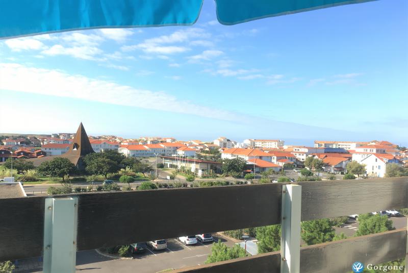 La vue de droite du balcon